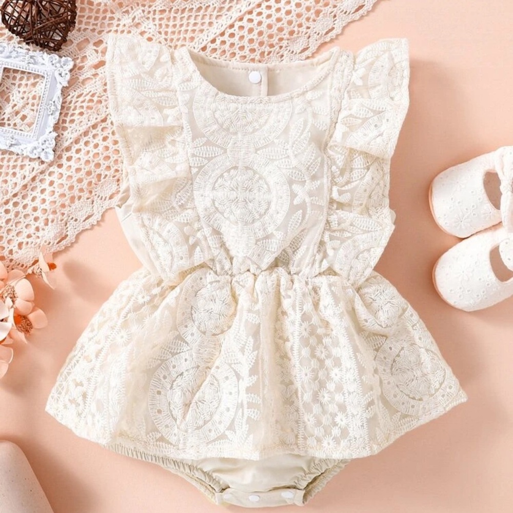 Souflis Baby Girl Floral Embroidery Ruffle Trim Bodysuit, size 9-12months